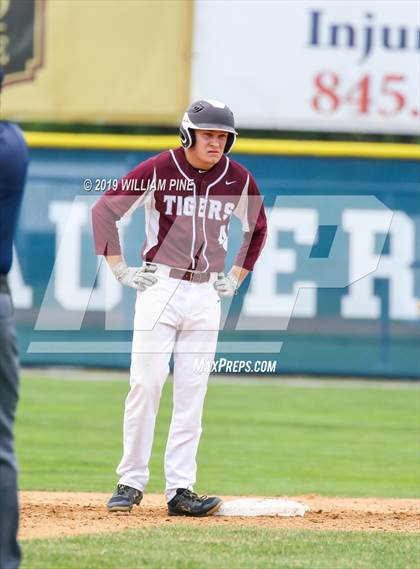 Thumbnail 2 in Corning-Painted Post vs. Kingston (NYSPHSAA Class AA Regional Semifinal) photogallery.