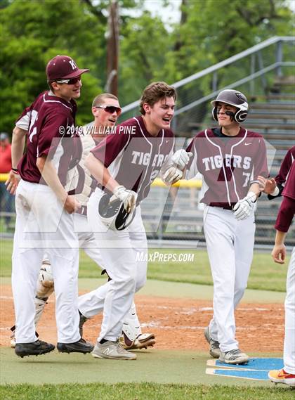 Thumbnail 3 in Corning-Painted Post vs. Kingston (NYSPHSAA Class AA Regional Semifinal) photogallery.