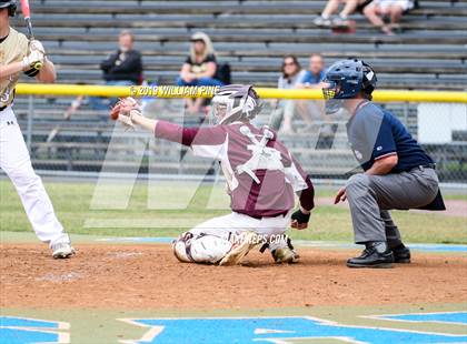 Thumbnail 2 in Corning-Painted Post vs. Kingston (NYSPHSAA Class AA Regional Semifinal) photogallery.