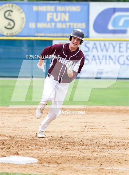 Thumbnail 3 in Corning-Painted Post vs. Kingston (NYSPHSAA Class AA Regional Semifinal) photogallery.