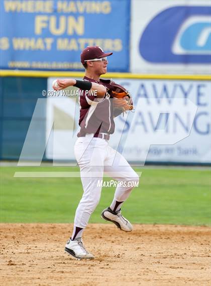 Thumbnail 2 in Corning-Painted Post vs. Kingston (NYSPHSAA Class AA Regional Semifinal) photogallery.