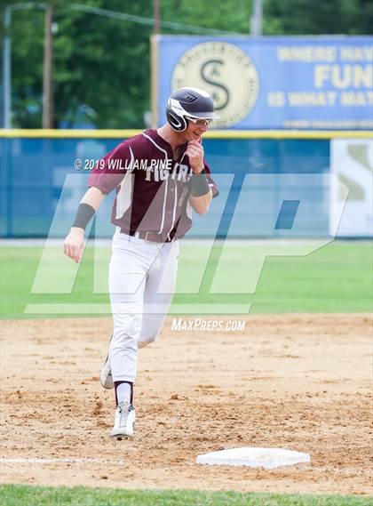 Thumbnail 1 in Corning-Painted Post vs. Kingston (NYSPHSAA Class AA Regional Semifinal) photogallery.