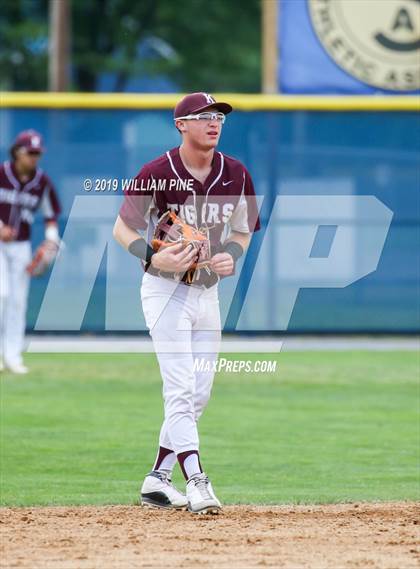 Thumbnail 2 in Corning-Painted Post vs. Kingston (NYSPHSAA Class AA Regional Semifinal) photogallery.