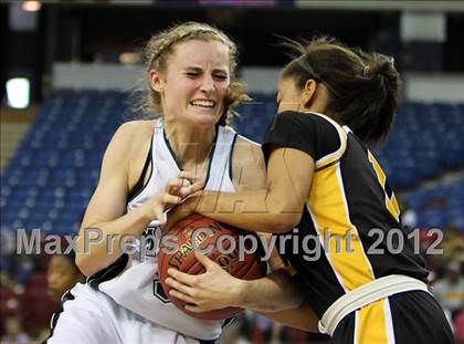 Thumbnail 3 in Miramonte vs. Bishop O'Dowd (CIF D3 NorCal Regional Final) photogallery.