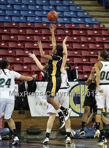 Thumbnail 2 in Miramonte vs. Bishop O'Dowd (CIF D3 NorCal Regional Final) photogallery.
