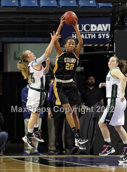 Thumbnail 3 in Miramonte vs. Bishop O'Dowd (CIF D3 NorCal Regional Final) photogallery.