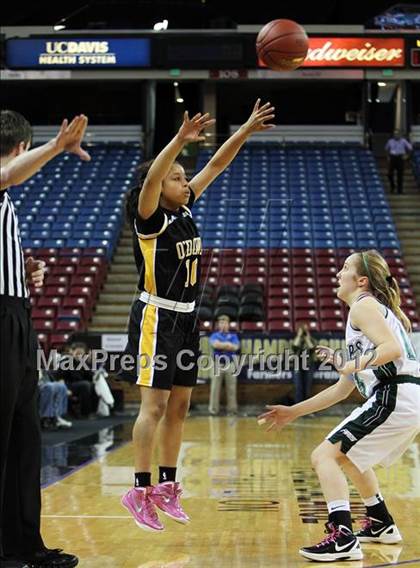 Thumbnail 3 in Miramonte vs. Bishop O'Dowd (CIF D3 NorCal Regional Final) photogallery.
