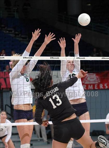 Thumbnail 2 in Homestead vs. La Costa Canyon (CIF State D1 Final) photogallery.