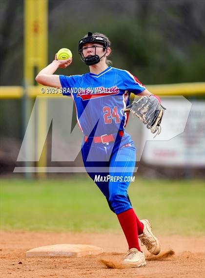 Thumbnail 1 in Jemison vs Verbena (Chilton County Tournament Round 1) photogallery.