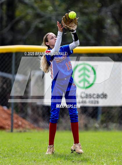 Thumbnail 2 in Jemison vs Verbena (Chilton County Tournament Round 1) photogallery.