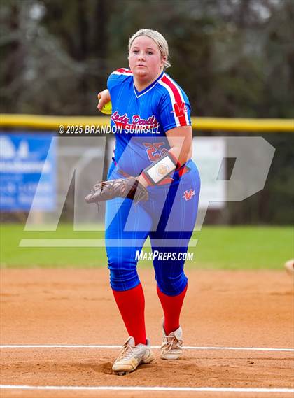Thumbnail 1 in Jemison vs Verbena (Chilton County Tournament Round 1) photogallery.