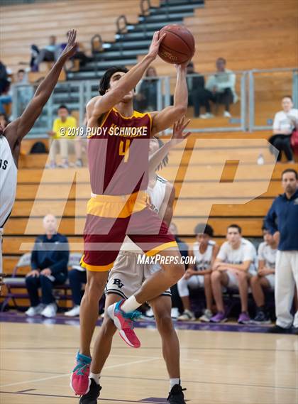 Thumbnail 1 in Hillcrest vs. Bonita Vista (BSN Sports Showcase) photogallery.
