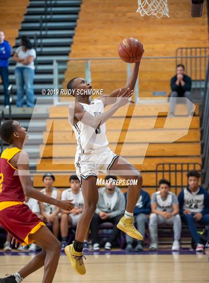 Thumbnail 1 in Hillcrest vs. Bonita Vista (BSN Sports Showcase) photogallery.