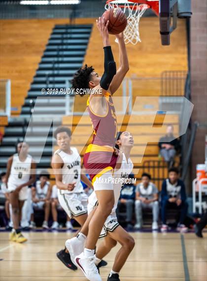 Thumbnail 1 in Hillcrest vs. Bonita Vista (BSN Sports Showcase) photogallery.