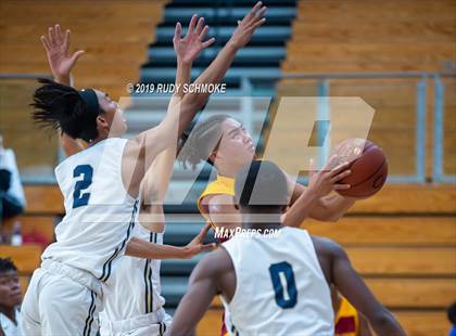 Thumbnail 1 in Hillcrest vs. Bonita Vista (BSN Sports Showcase) photogallery.