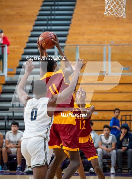 Thumbnail 2 in Hillcrest vs. Bonita Vista (BSN Sports Showcase) photogallery.