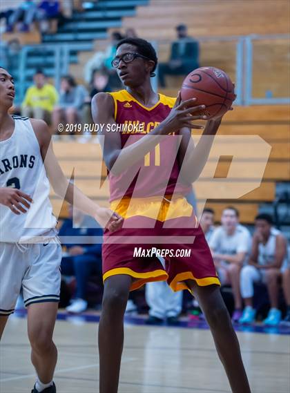 Thumbnail 2 in Hillcrest vs. Bonita Vista (BSN Sports Showcase) photogallery.