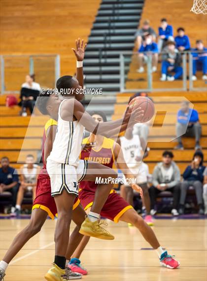 Thumbnail 1 in Hillcrest vs. Bonita Vista (BSN Sports Showcase) photogallery.