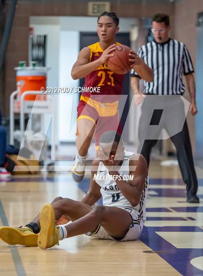 Thumbnail 1 in Hillcrest vs. Bonita Vista (BSN Sports Showcase) photogallery.