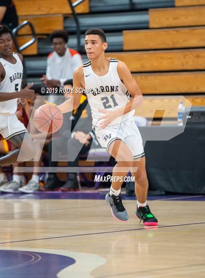 Thumbnail 1 in Hillcrest vs. Bonita Vista (BSN Sports Showcase) photogallery.