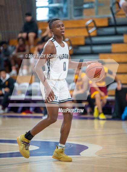 Thumbnail 1 in Hillcrest vs. Bonita Vista (BSN Sports Showcase) photogallery.