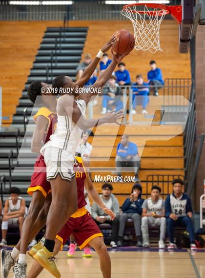 Thumbnail 2 in Hillcrest vs. Bonita Vista (BSN Sports Showcase) photogallery.
