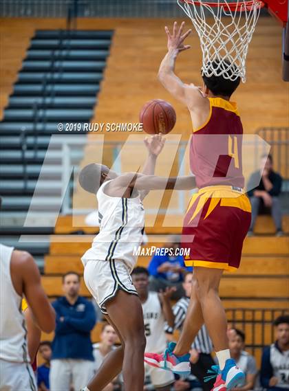 Thumbnail 3 in Hillcrest vs. Bonita Vista (BSN Sports Showcase) photogallery.