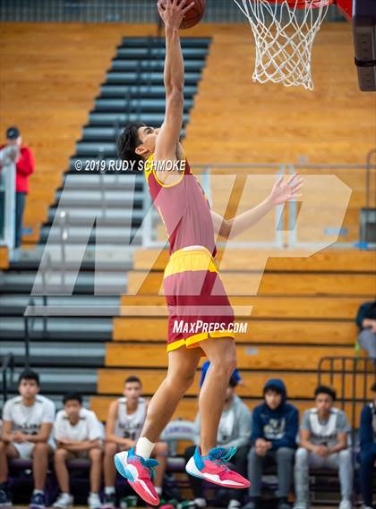 Thumbnail 3 in Hillcrest vs. Bonita Vista (BSN Sports Showcase) photogallery.