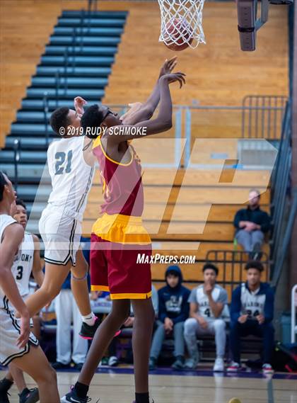 Thumbnail 3 in Hillcrest vs. Bonita Vista (BSN Sports Showcase) photogallery.