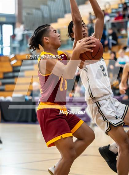 Thumbnail 2 in Hillcrest vs. Bonita Vista (BSN Sports Showcase) photogallery.