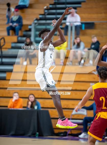 Thumbnail 1 in Hillcrest vs. Bonita Vista (BSN Sports Showcase) photogallery.