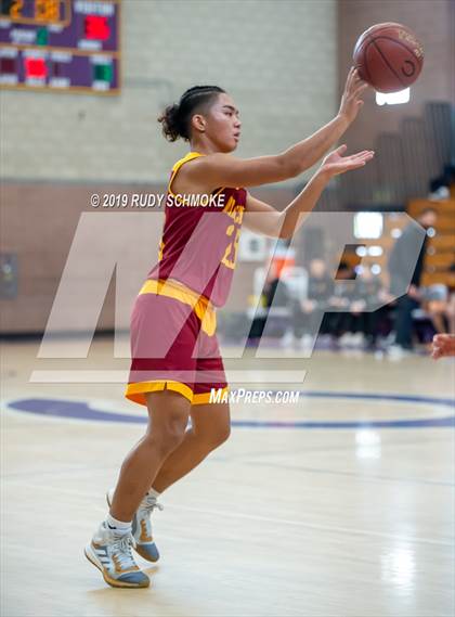 Thumbnail 2 in Hillcrest vs. Bonita Vista (BSN Sports Showcase) photogallery.
