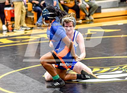 Thumbnail 3 in Shawnee Mission West Invitational photogallery.