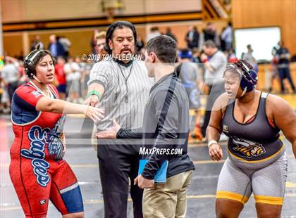 Thumbnail 1 in Shawnee Mission West Invitational photogallery.