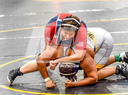 Thumbnail 1 in Shawnee Mission West Invitational photogallery.