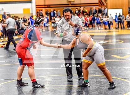 Thumbnail 1 in Shawnee Mission West Invitational photogallery.