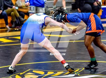 Thumbnail 3 in Shawnee Mission West Invitational photogallery.