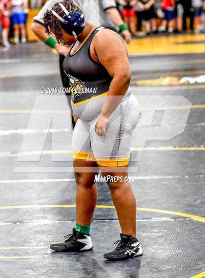 Thumbnail 2 in Shawnee Mission West Invitational photogallery.