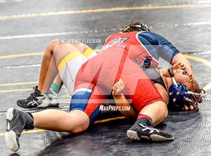 Thumbnail 2 in Shawnee Mission West Invitational photogallery.