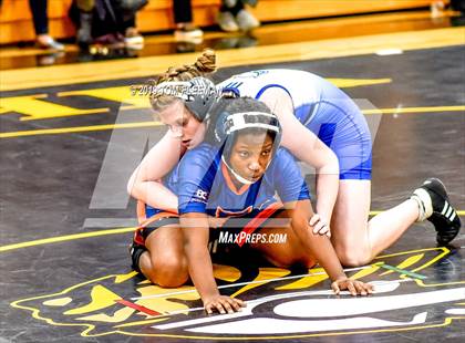 Thumbnail 2 in Shawnee Mission West Invitational photogallery.