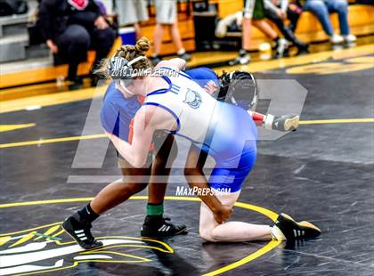 Thumbnail 2 in Shawnee Mission West Invitational photogallery.