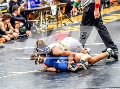 Thumbnail 1 in Shawnee Mission West Invitational photogallery.