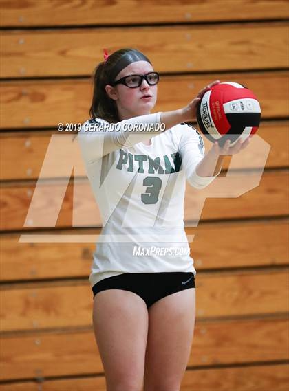 Thumbnail 2 in Pitman vs. Miramonte (Stockton Classic) photogallery.