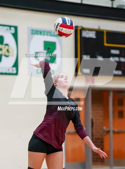Thumbnail 1 in Carmel vs. Assumption photogallery.