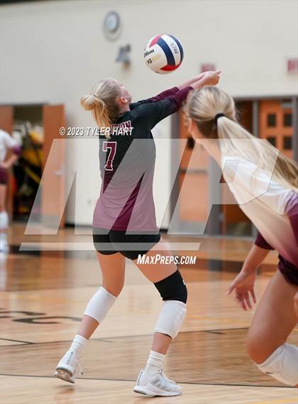 Thumbnail 2 in Carmel vs. Assumption photogallery.