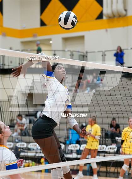 Thumbnail 3 in Carmel vs. Assumption photogallery.