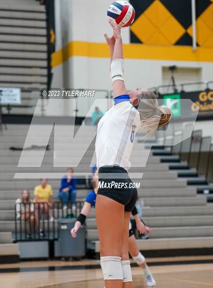 Thumbnail 3 in Carmel vs. Assumption photogallery.