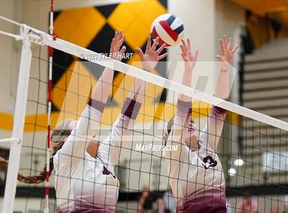Thumbnail 1 in Carmel vs. Assumption photogallery.