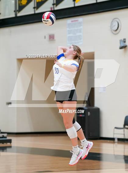 Thumbnail 1 in Carmel vs. Assumption photogallery.