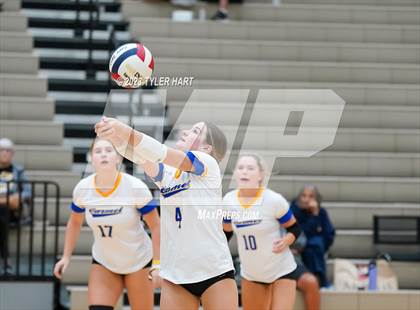 Thumbnail 2 in Carmel vs. Assumption photogallery.